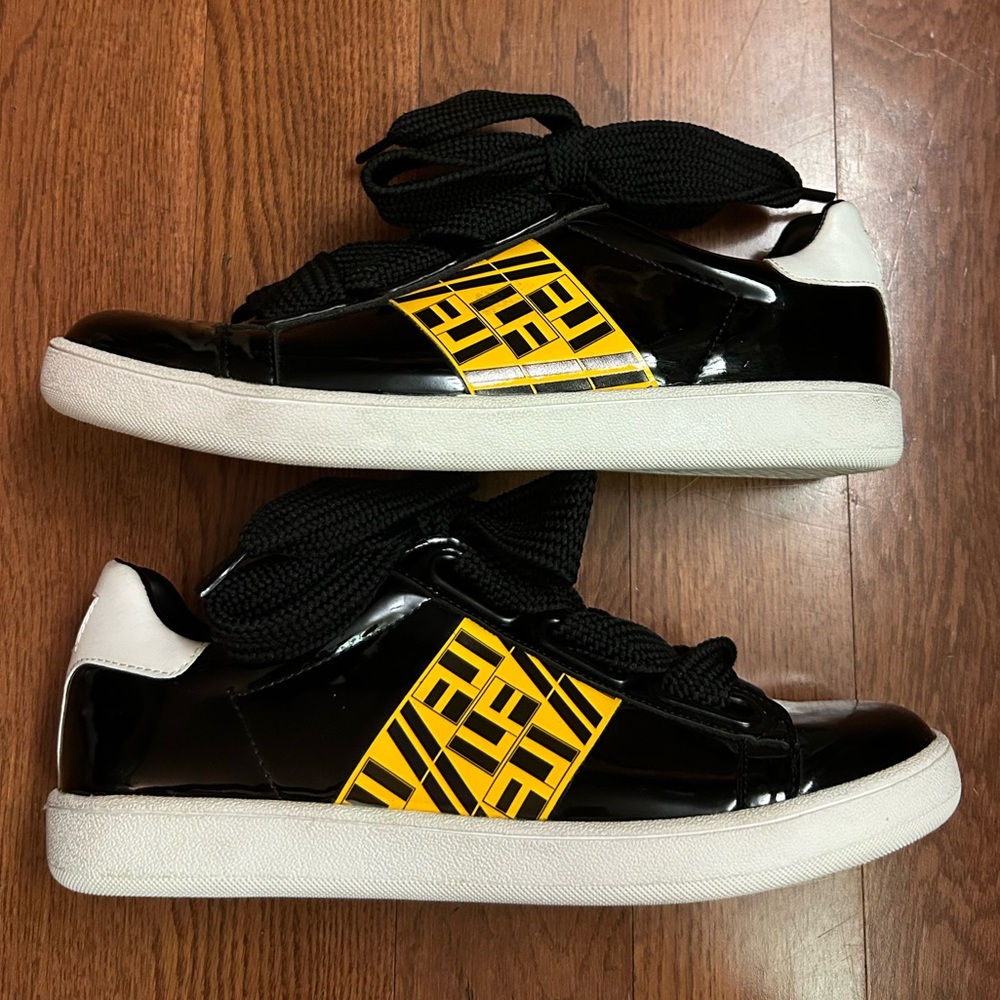 Jeffrey Campbell LF Pabst black and yellow trainers with black laces. Size 7 1/2